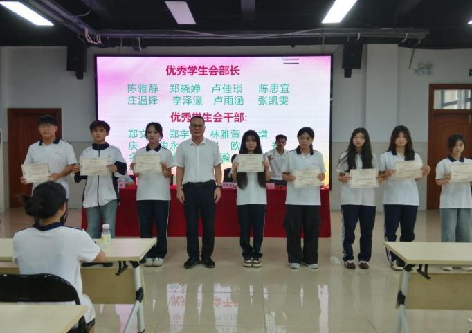 WPS圖片-=)